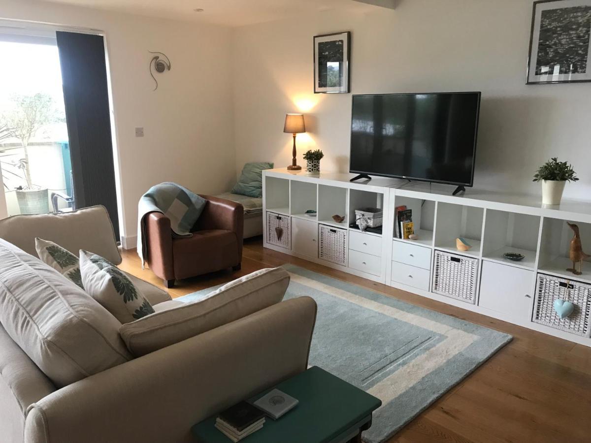Modern Apartment With Stunning Views, Close To Amenities And St Ives Hayle Bagian luar foto